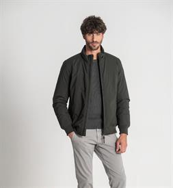 Cazadora bomber verde para hombre