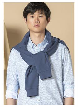 Camisa en azul estampada para hombre